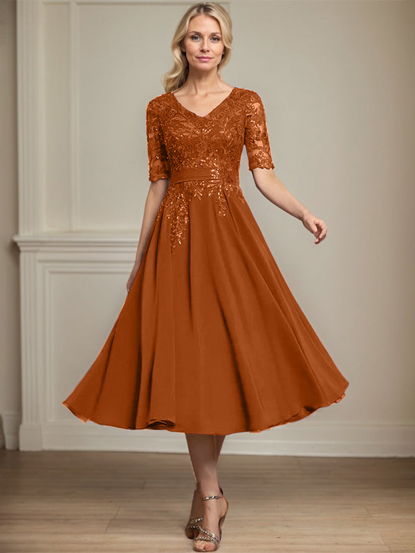 Robe de mère de la mariée en dentelle et chiffon longueur thé, ligne A, col en V avec sequins