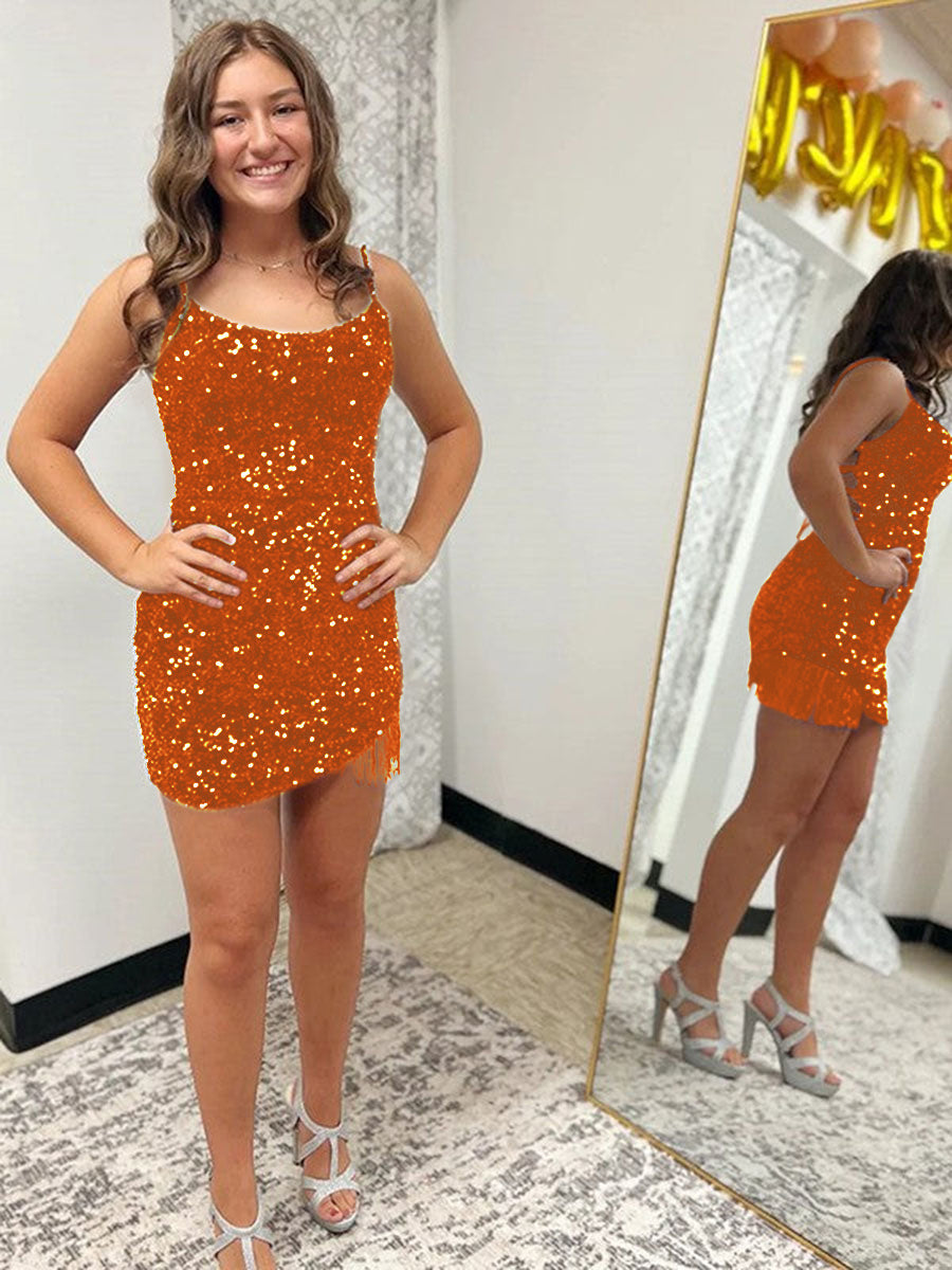 Robe courte moulante à sequins avec bretelles spaghetti ajustée pour soirée de retour