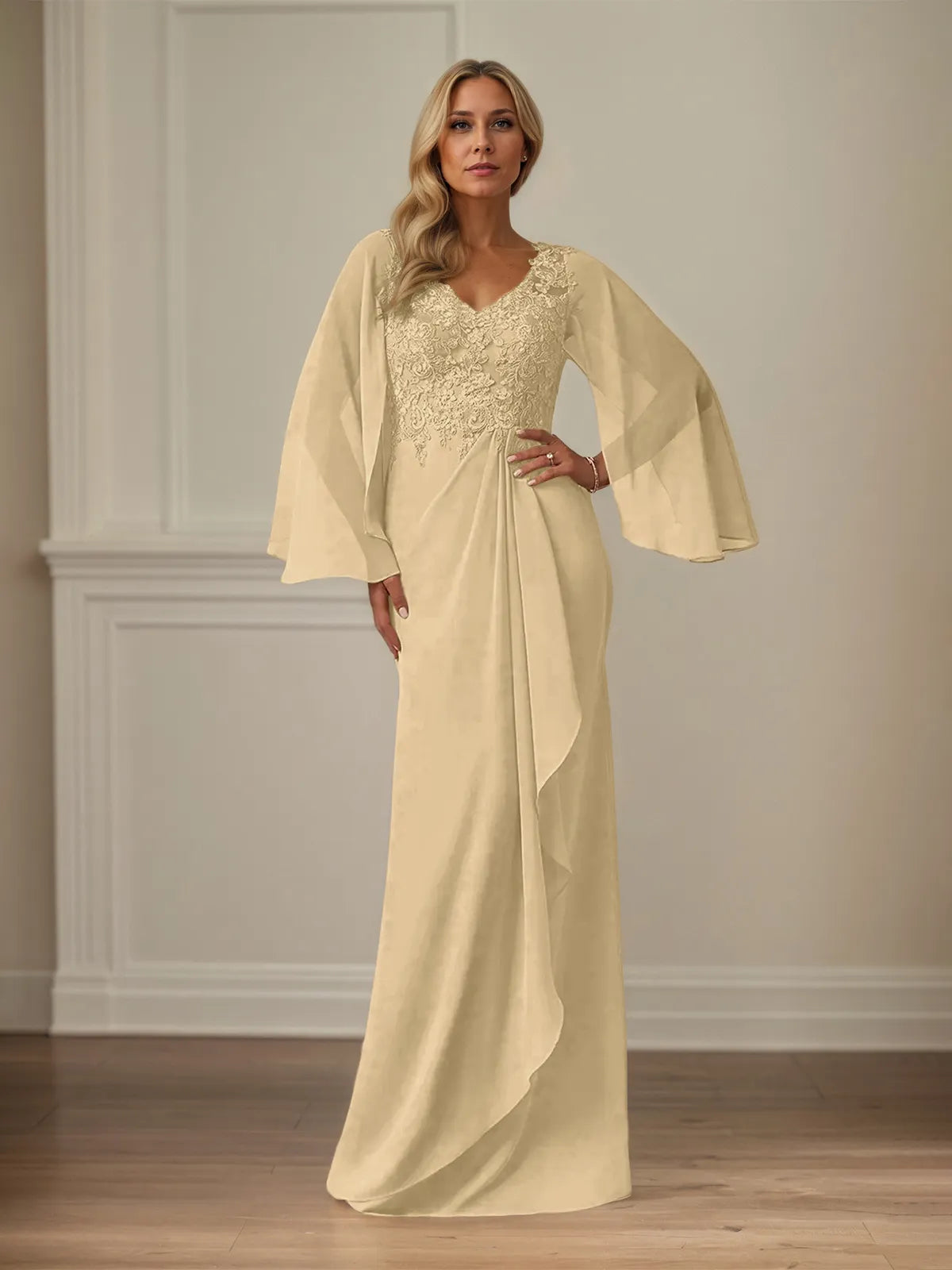Etui/Kolumnen Chiffon V-Ausschnitt Langarm Bodenlanges Brautmutterkleid mit Applikationen