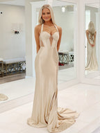 Champagner Meerjungfrau Halfter Satin langes Abendkleid mit Perlen