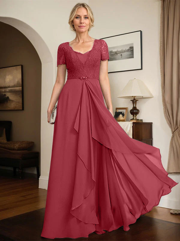 Robe mère de la mariée en mousseline et dentelle, ligne A, décolleté cœur, longueur au sol, avec perles et volants en cascade