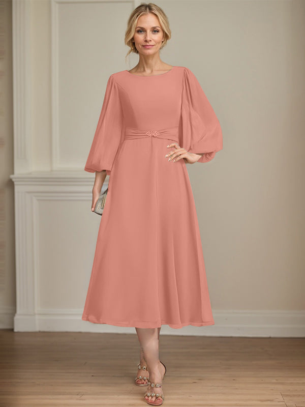 A-Linien Rundhals Tee-Länge Chiffon Kleid für die Brautmutter mit Kristallbrosche und Plissees