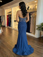 Abito da ballo a sirena blu navy scintillante senza spalline con perline