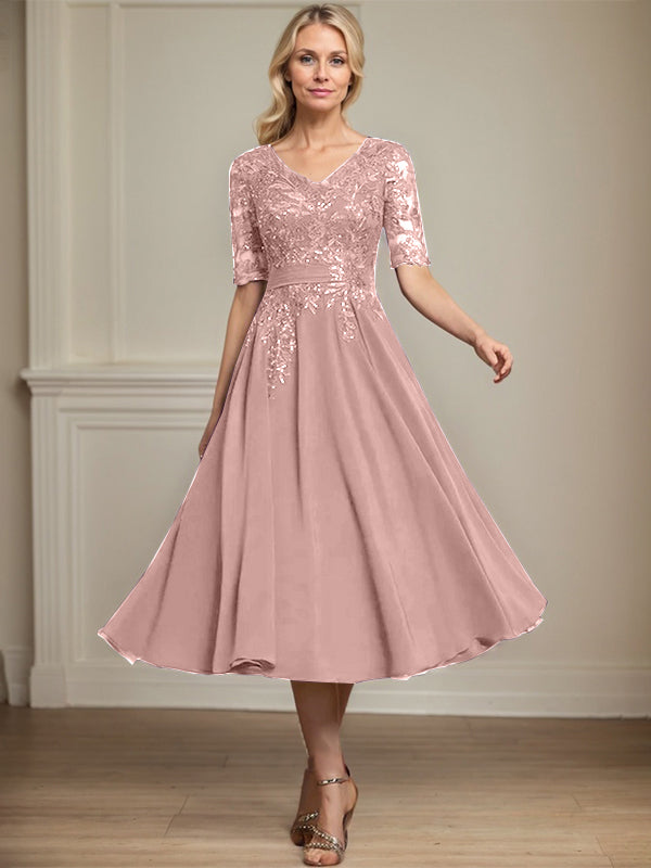Robe de mère de la mariée en dentelle et chiffon longueur thé, ligne A, col en V avec sequins