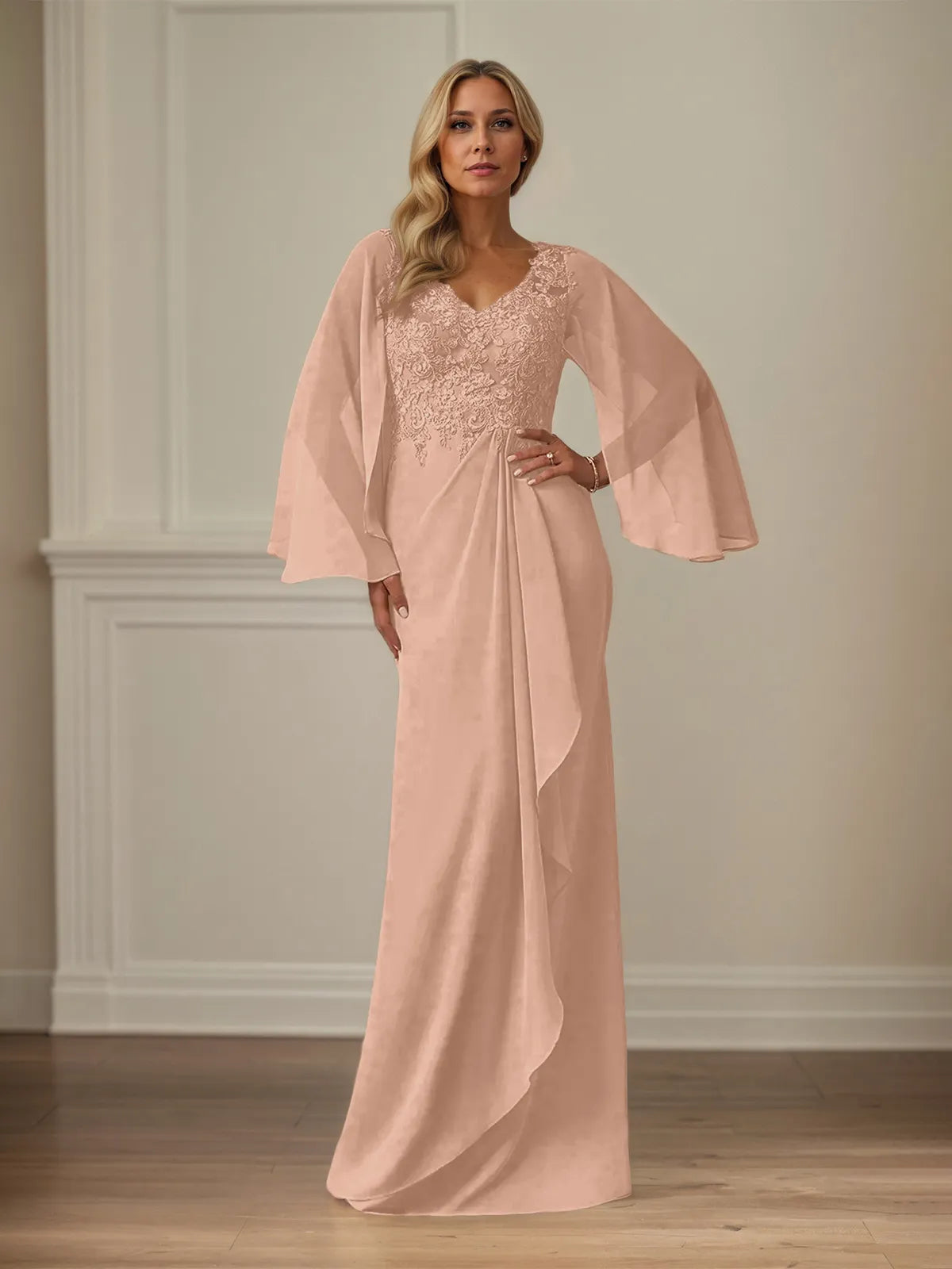 Etui/Kolumnen Chiffon V-Ausschnitt Langarm Bodenlanges Brautmutterkleid mit Applikationen