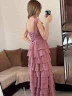 Abito da ballo lungo in chiffon rosa polvere a balze con scollo a cuore e spacco, linea a trapezio
