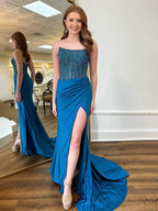 Dunkelblaues Meerjungfrauen-Abschlussballkleid, trägerlos, glitzerndes Oberteil, langer Satinrock mit Schlitz
