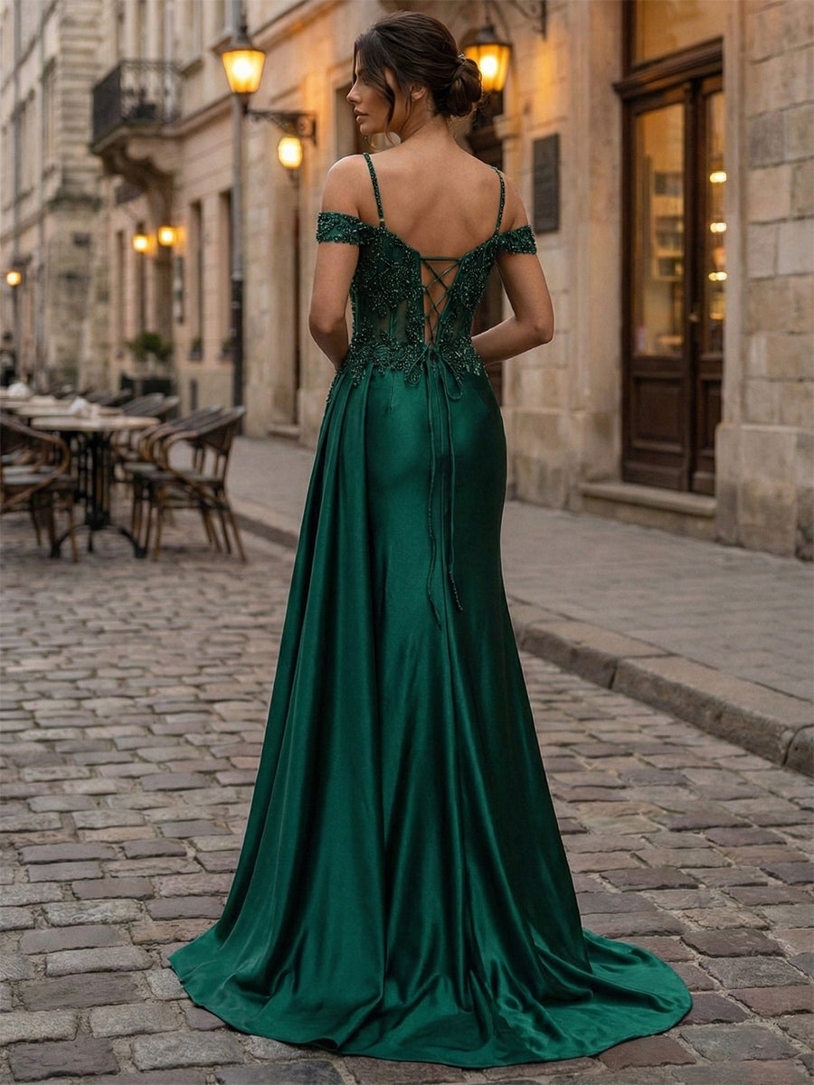 Vestido longo de festa verde esmeralda em cetim com corpete bordado