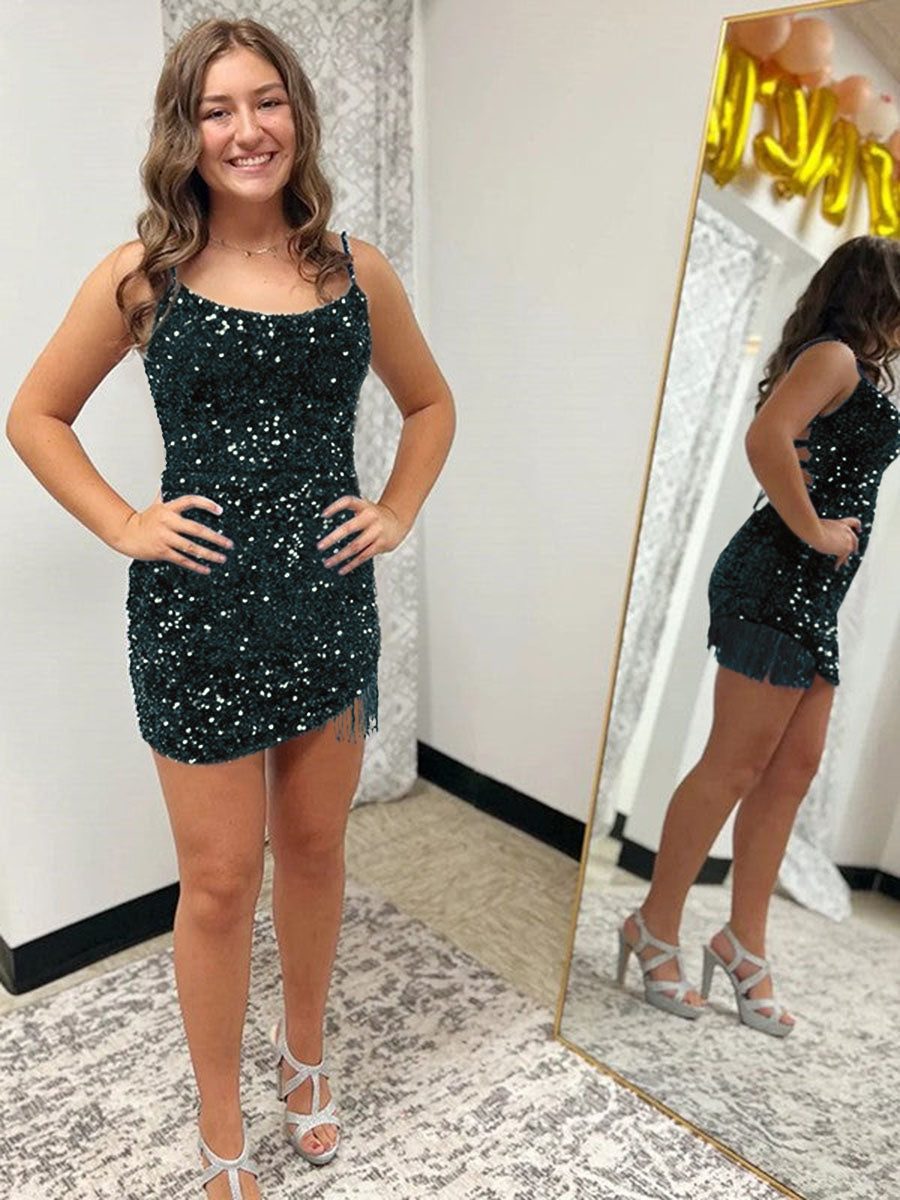 Robe courte moulante à sequins avec bretelles spaghetti ajustée pour soirée de retour