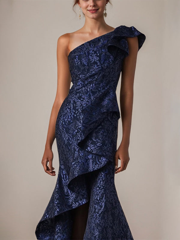 Vestido formal largo sirena azul marino con un solo hombro y volantes florales