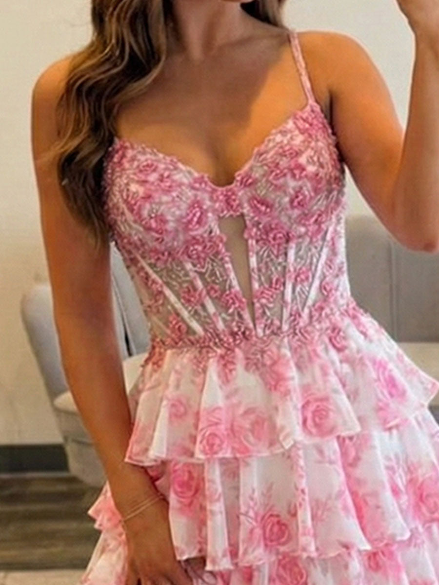 Abito da ballo con corsetto a balze, perline e balze a balze con spacco