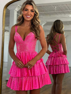 Robe courte de bal de promo à dos ouvert avec perles et volants