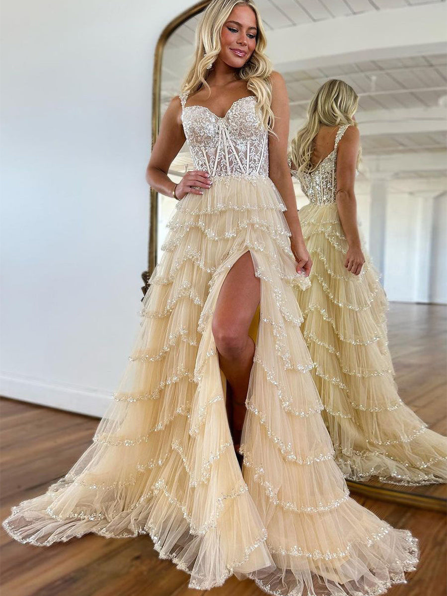Robe de bal glamour champagne à corset perlé à volants superposés avec fente