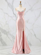 Vestido de graduación con corsé de satén rosa brillante y busto de cristal