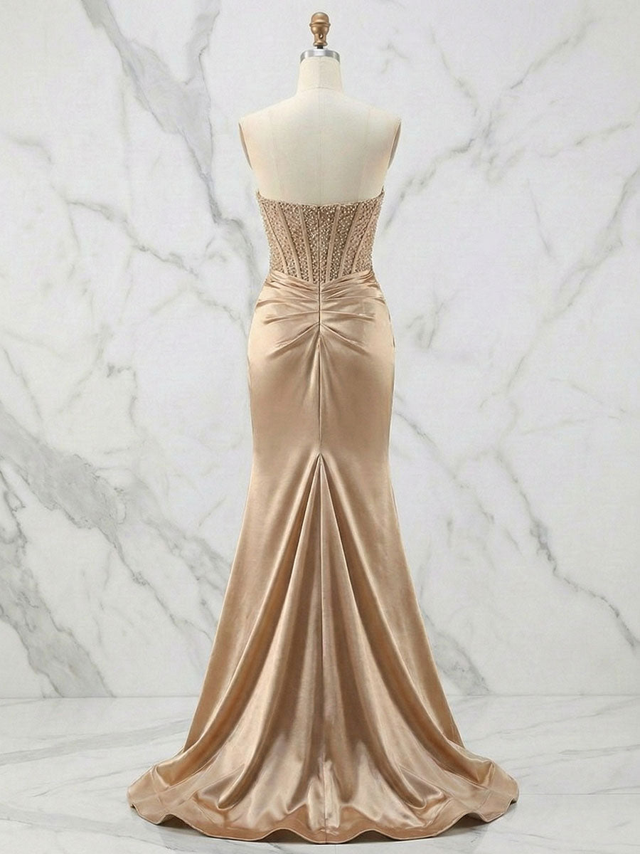 Vestido de fiesta glamoroso de satén con corsé sin tirantes y cuentas, con abertura
