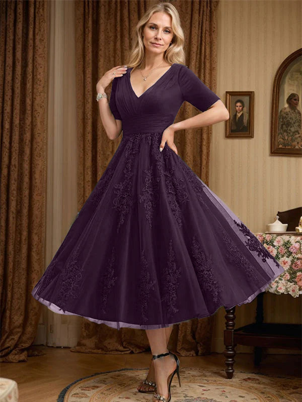 Robe de mère de la mariée en tulle et dentelle ligne A col en V longueur thé avec plis