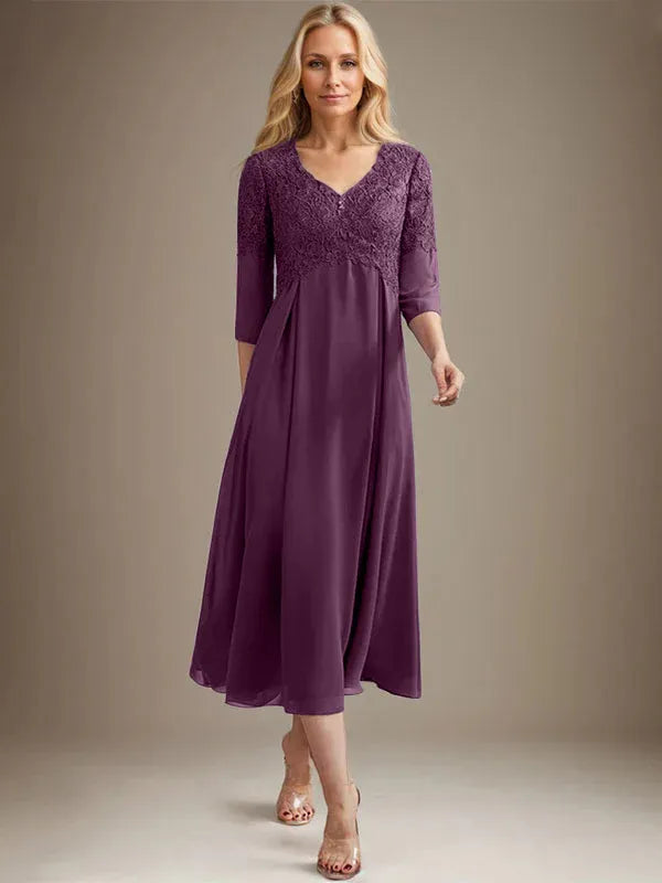 Vestido línea A con escote en V, largo hasta el té, de gasa y encaje para madre de la novia con pedrería