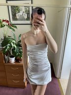 Robe courte bustier en satin pour bal de promo