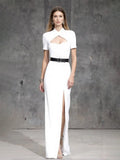 Robe de cocktail blanche à petit col montant avec fente et longueur au sol