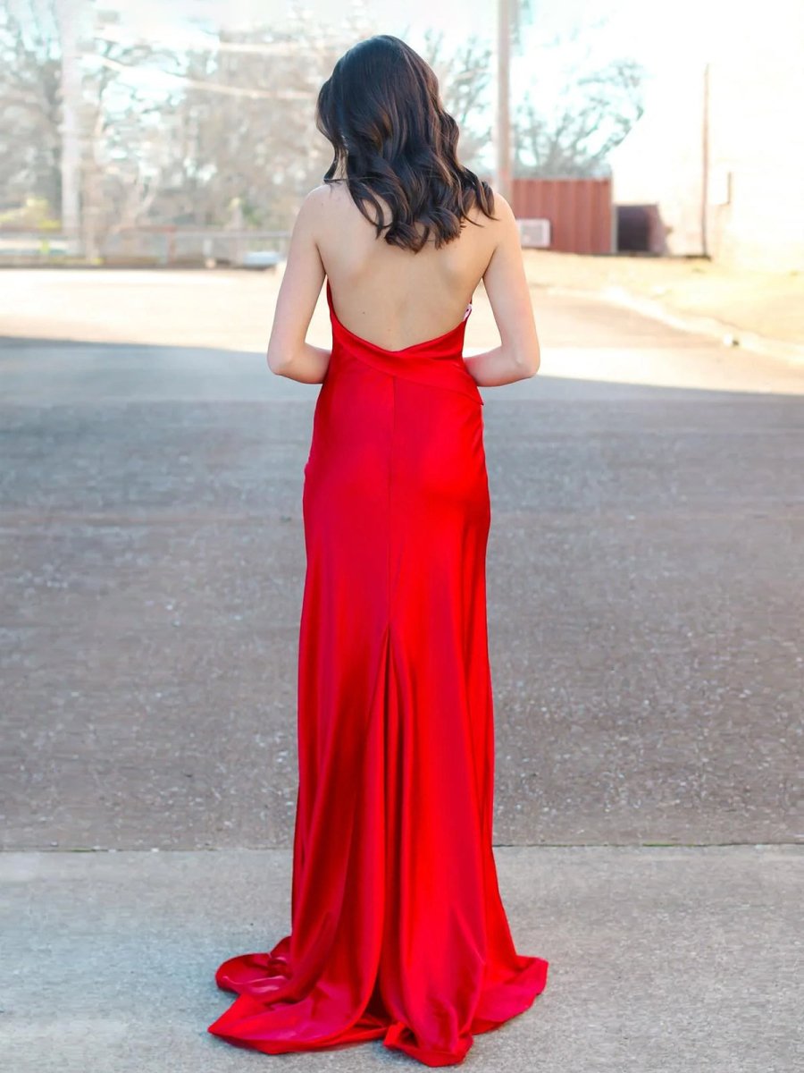 Robe longue sirène en satin à col licou avec fente