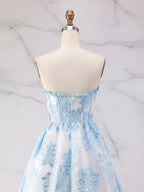 Abito da ballo a linea A blu senza spalline con corsetto strutturato