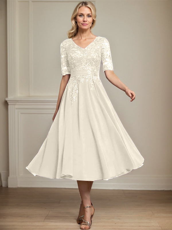 Robe de mère de la mariée en dentelle et chiffon longueur thé, ligne A, col en V avec sequins