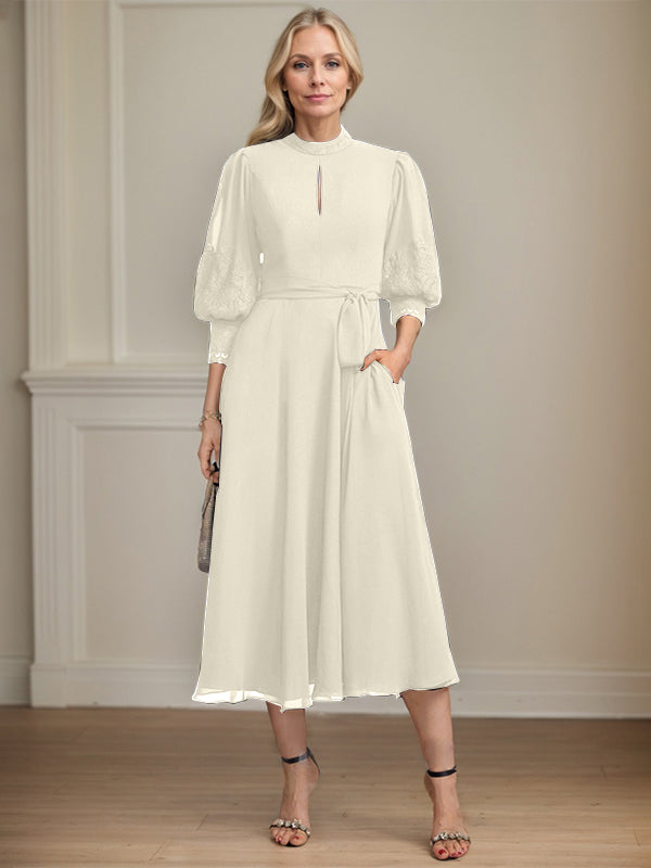 A-Linien Kleid mit hohem Kragen, tea-länge, Spitze und Chiffon, Brautmutterkleid mit Schleife