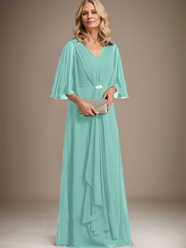 A-Linien V-Ausschnitt Bodenlanges Chiffon Kleid für die Brautmutter mit kaskadierenden Rüschen und Kristallbrosche