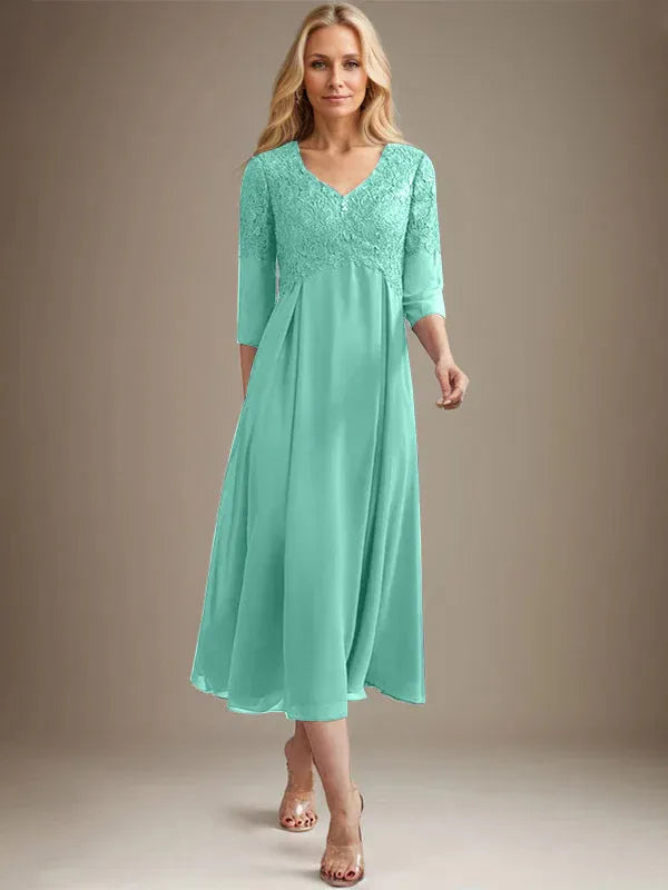 Vestido línea A con escote en V, largo hasta el té, de gasa y encaje para madre de la novia con pedrería