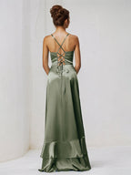 Vestidos de dama de honor línea A de satén con tirantes finos, sin mangas y volantes asimétricos