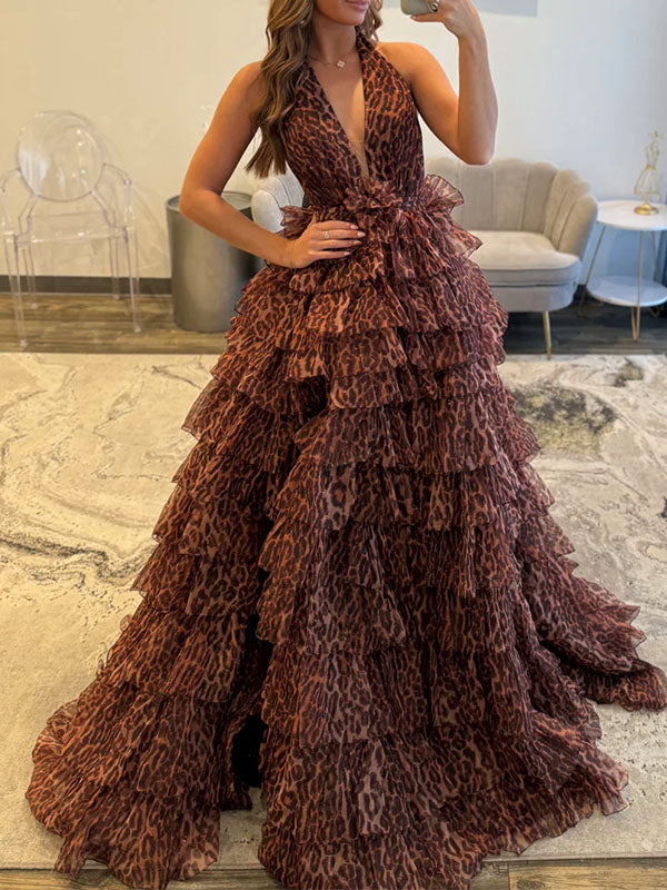 Abito lungo da ballo con stampa leopardata, balze a strati e scollo all'americana