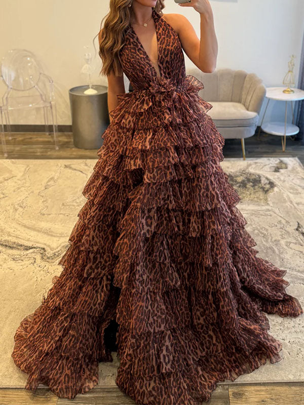 Abito lungo da ballo con stampa leopardata, balze a strati e scollo all'americana