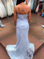 Abito da sera lungo con corsetto in pizzo floreale 3D azzurro chiaro con spacco