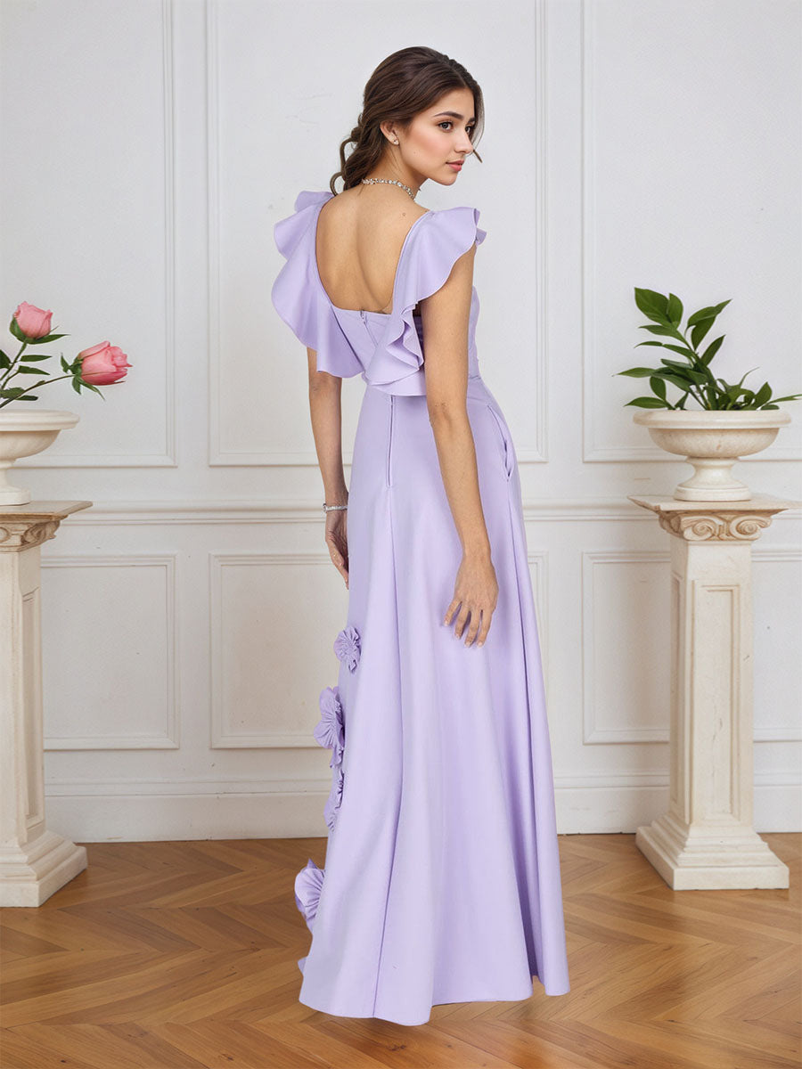 Vestido formal lilás justo com flores 3D e mangas com babados