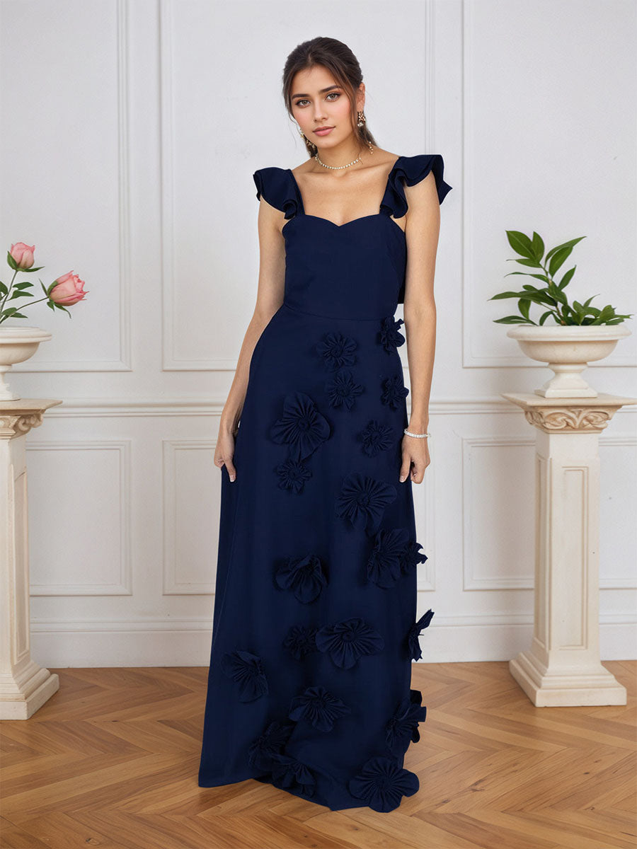 Vestido formal lilás justo com flores 3D e mangas com babados