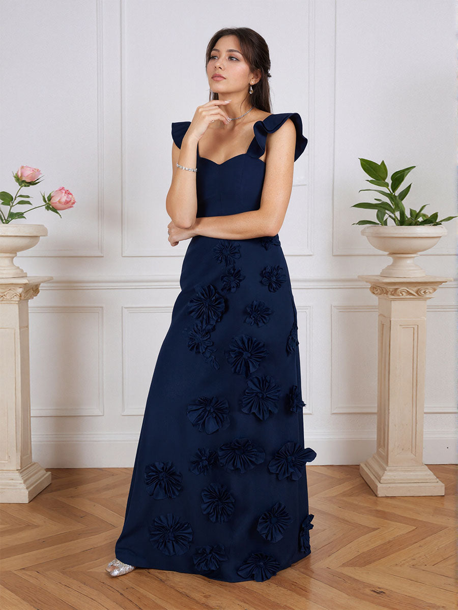 Vestido formal lilás justo com flores 3D e mangas com babados