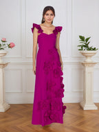 Vestido formal lilás justo com flores 3D e mangas com babados