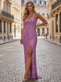 Vestido de formatura lilás com lantejoulas, franjas, decote quadrado e costas abertas