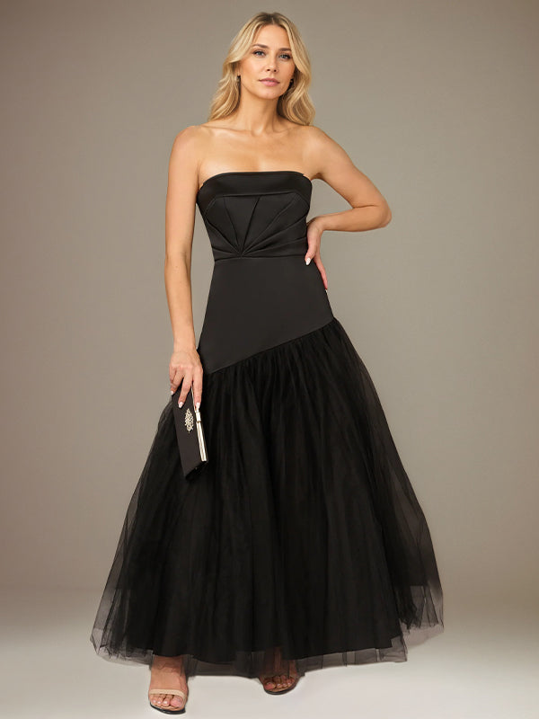 Vestido Longo Preto em Crepe Esticado, Linha A, Ombros à Mostra, Sem Mangas e Saia com Tule