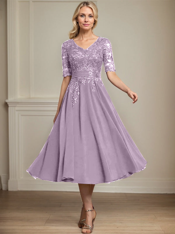 Robe de mère de la mariée en dentelle et chiffon longueur thé, ligne A, col en V avec sequins