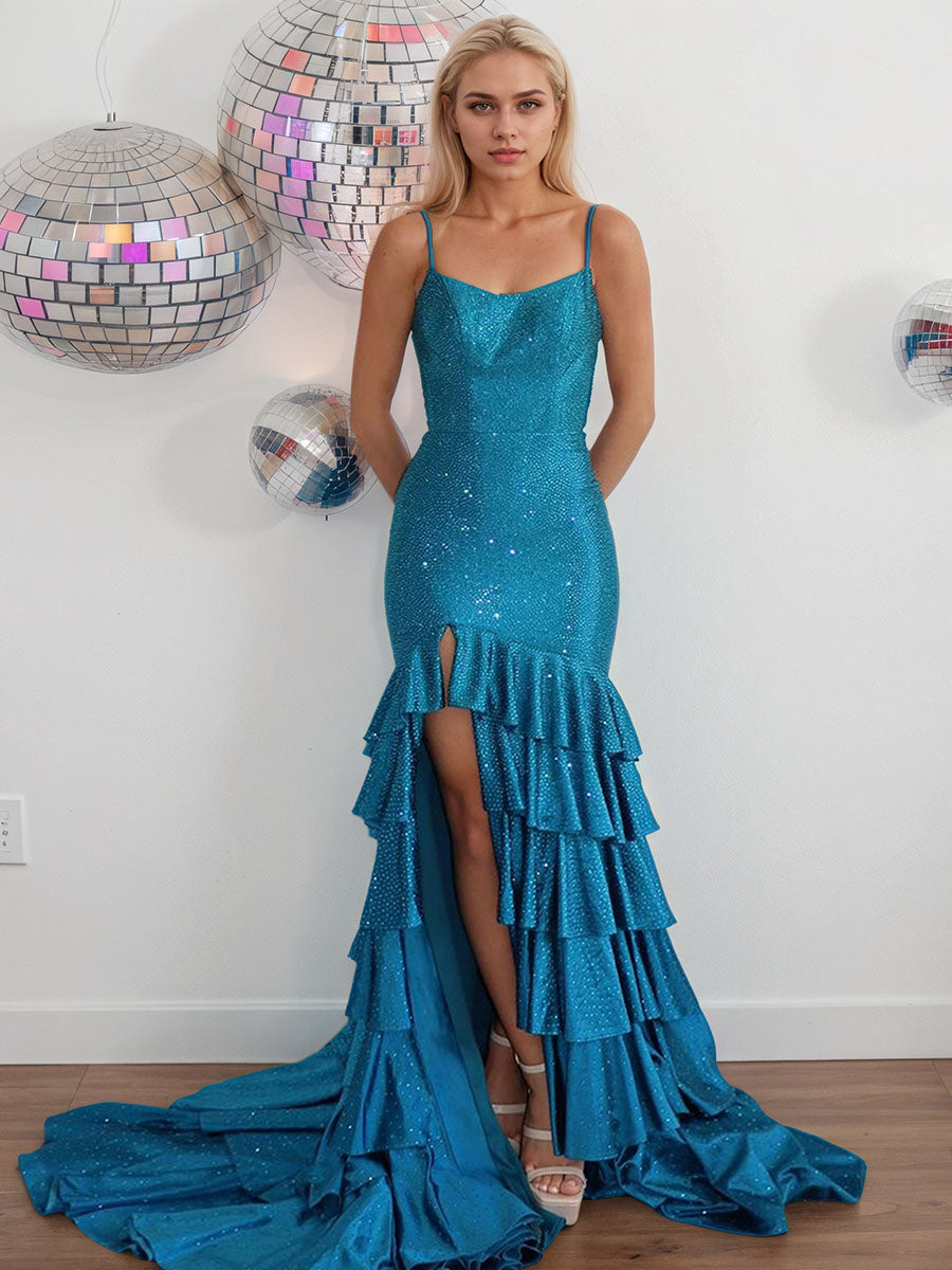 Abito lungo da sera sirena con spalline sottili, strass, volant e spacco