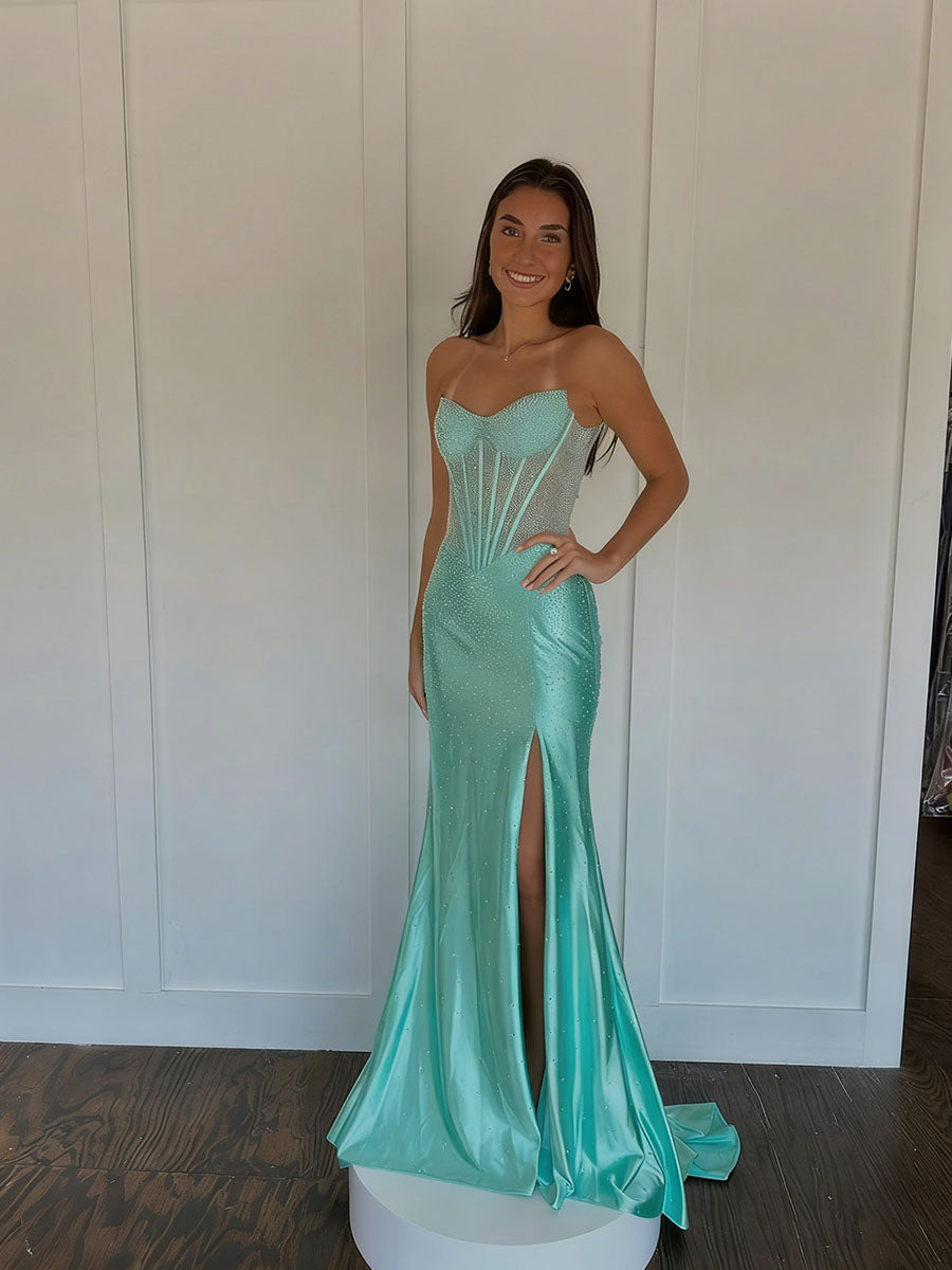 Vestido largo de fiesta sirena con corsé sin tirantes y cuentas, con abertura