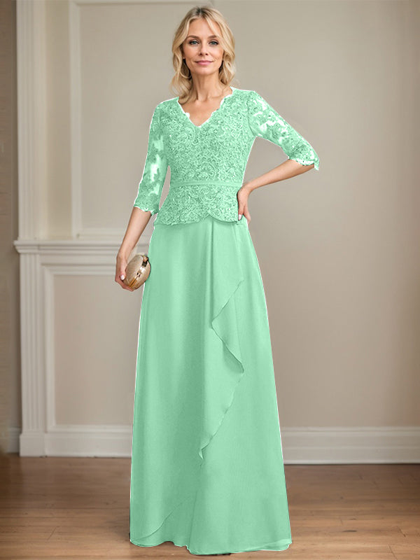 Robe mère de la mariée en dentelle et chiffon, coupe évasée, encolure en V, longue au sol avec volants en cascade et sequins
