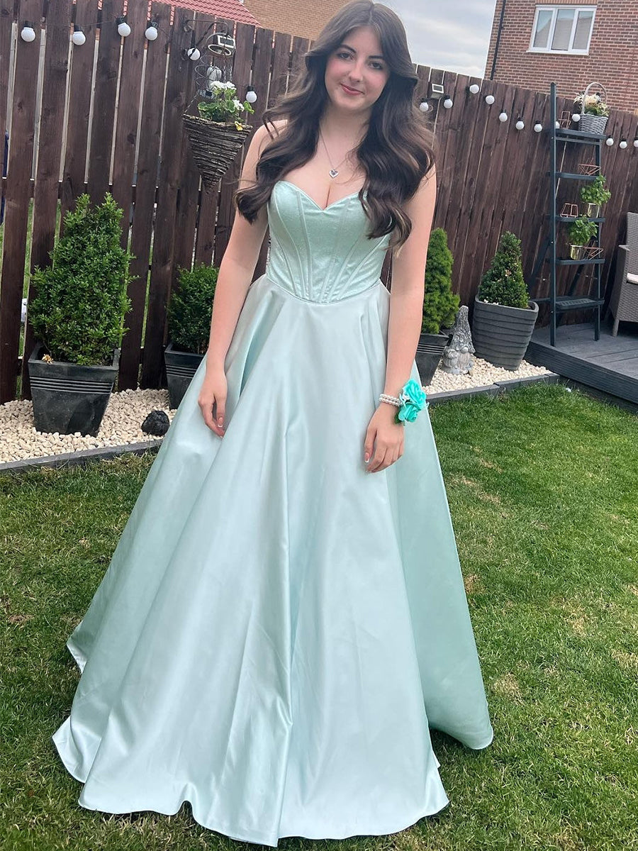 Vestido Longo de Baile em Linha A, Tomara que Caia, Corpete com Brilho e Corset Verde Menta