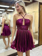A-Linien kurzes Metallic-Abschlussballkleid mit offenem Rücken und Falten