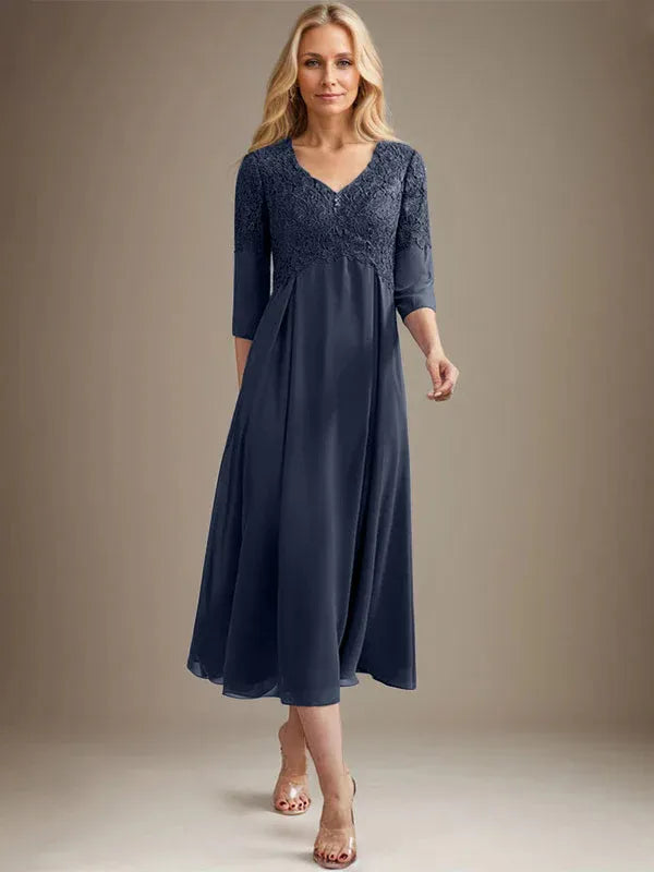Vestido línea A con escote en V, largo hasta el té, de gasa y encaje para madre de la novia con pedrería