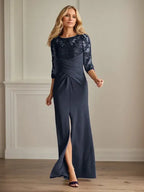 Pflaumenfarbenes eng anliegendes Spitzen Stretch Krepp Kleid für die Brautmutter