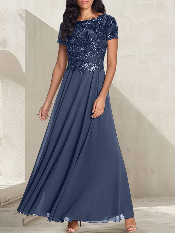Abito lungo da madre della sposa grigio carbone a linea ad A con scollatura a barca e perline