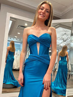 Abito da ballo blu navy a sirena con corsetto senza spalline e spacco