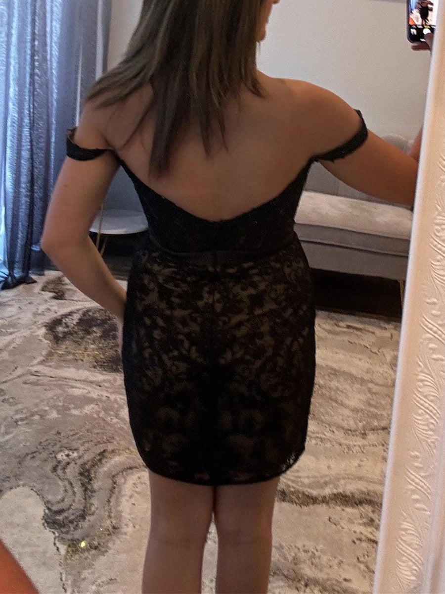 Vestido Justo de Renda Ombro a Ombro para Baile com Laço
